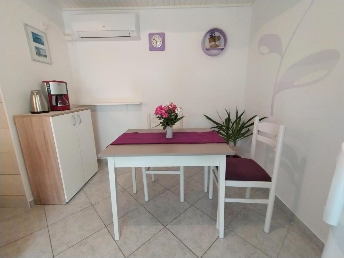 Apartments Dario Đảo Krk Ngoại thất bức ảnh