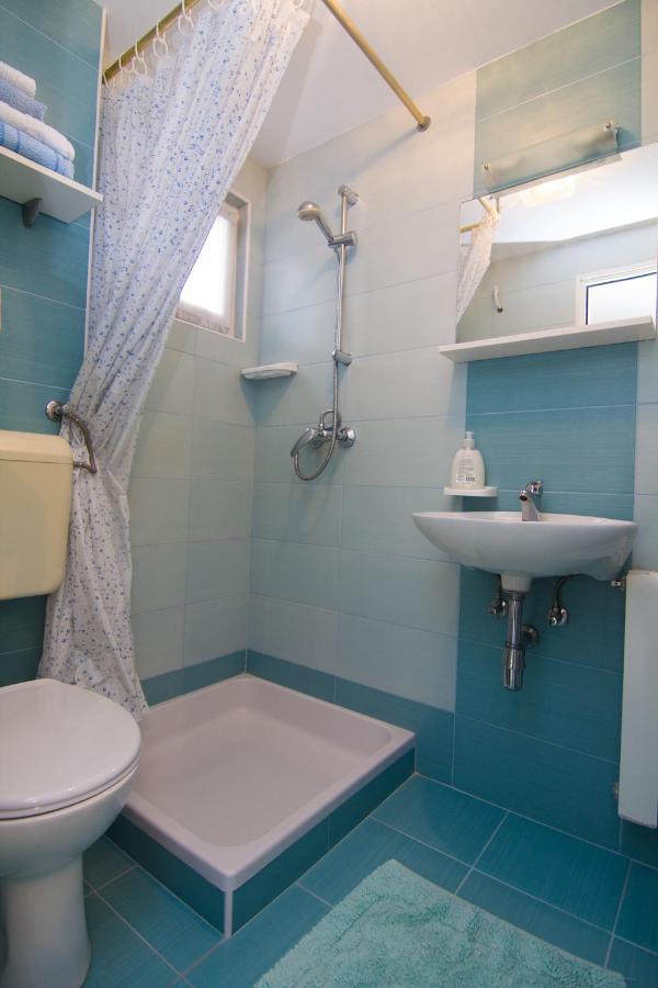Apartments Dario Đảo Krk Ngoại thất bức ảnh
