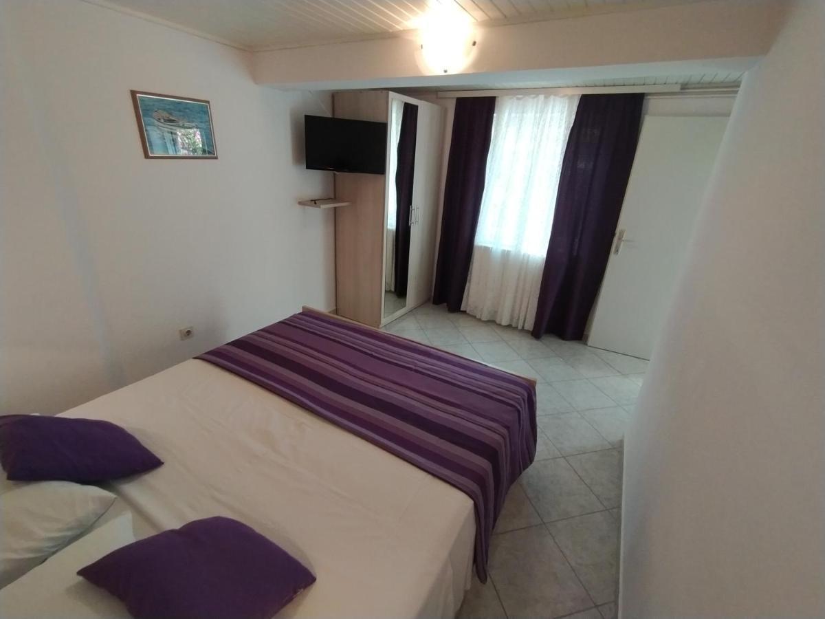Apartments Dario Đảo Krk Ngoại thất bức ảnh