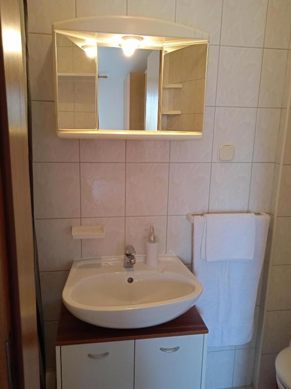 Apartments Dario Đảo Krk Ngoại thất bức ảnh