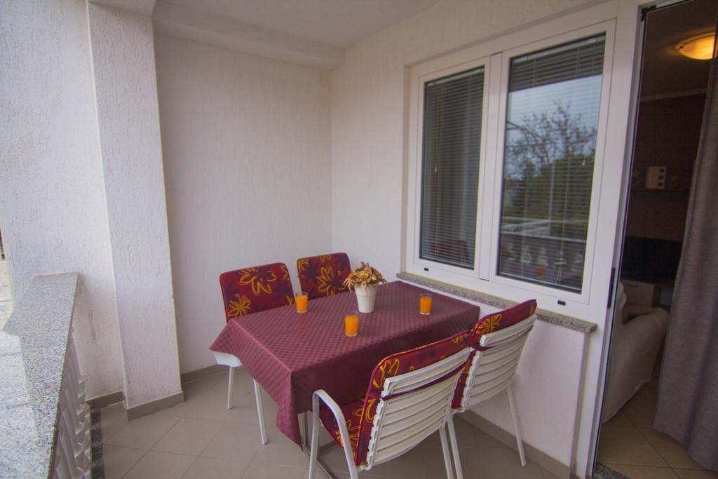 Apartments Dario Đảo Krk Ngoại thất bức ảnh